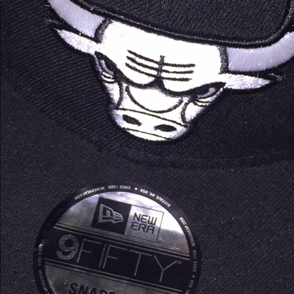 Men’s New Era Chicago Bulls SnapBack Hat - Picture 2 of 6